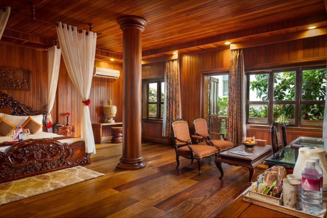 Ta Prohm & Hotel Siem Reap