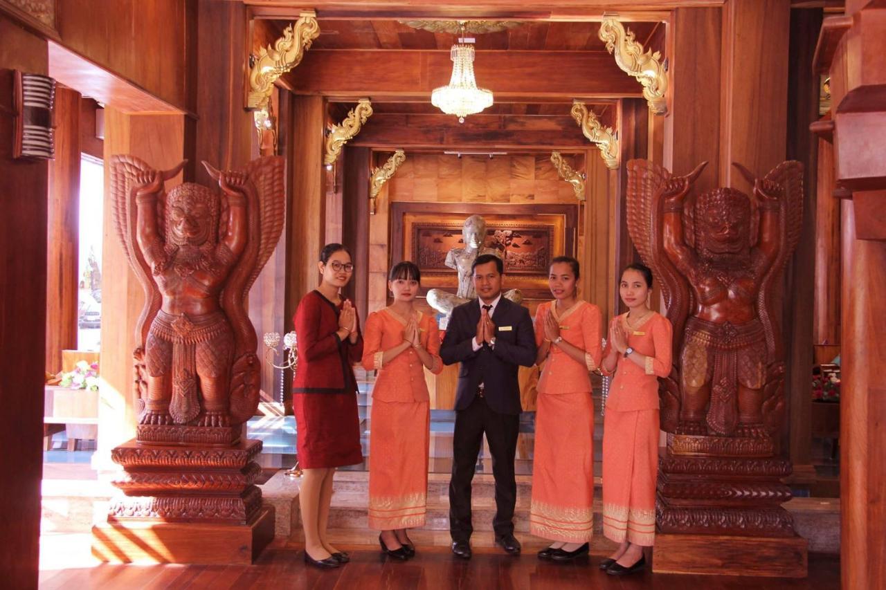 Ta Prohm & Hotel 4*