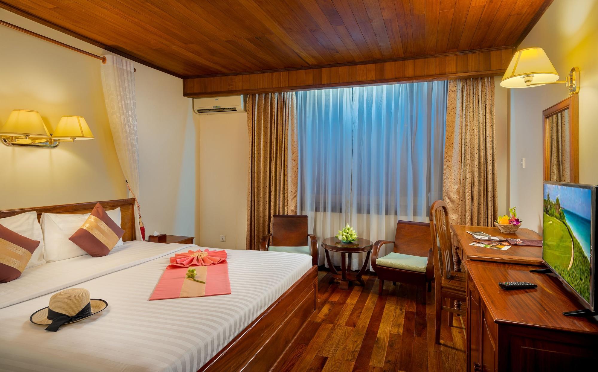 Ta Prohm & Hotel Siem Reap