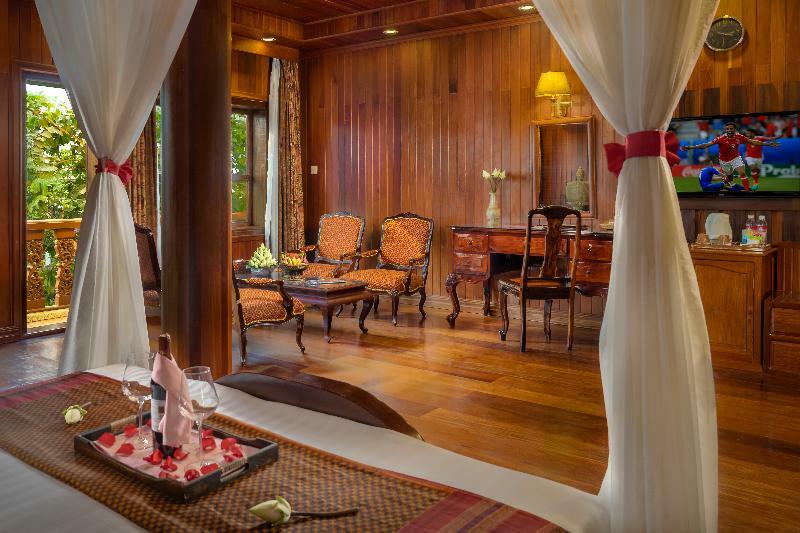 Ta Prohm & Hotel Siem Reap