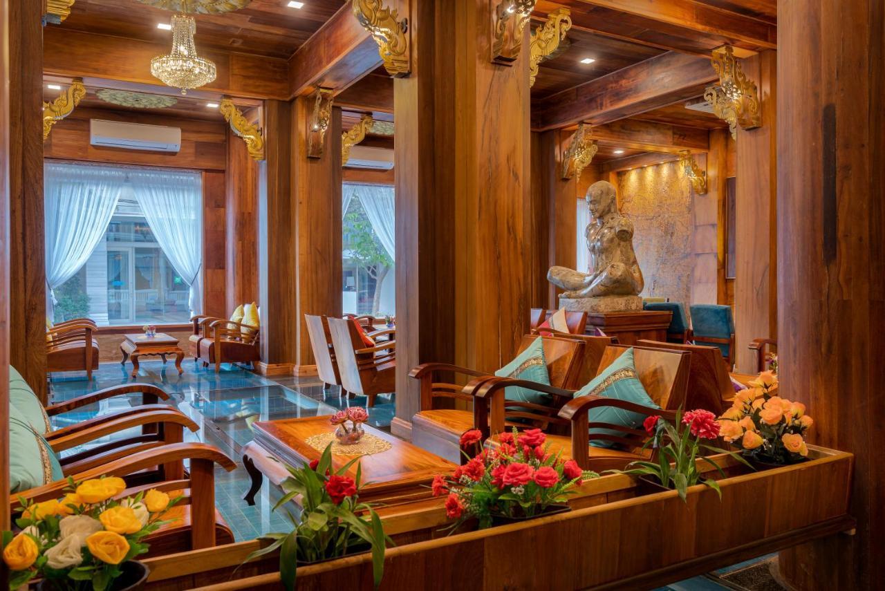 Ta Prohm & Hotel Siem Reap